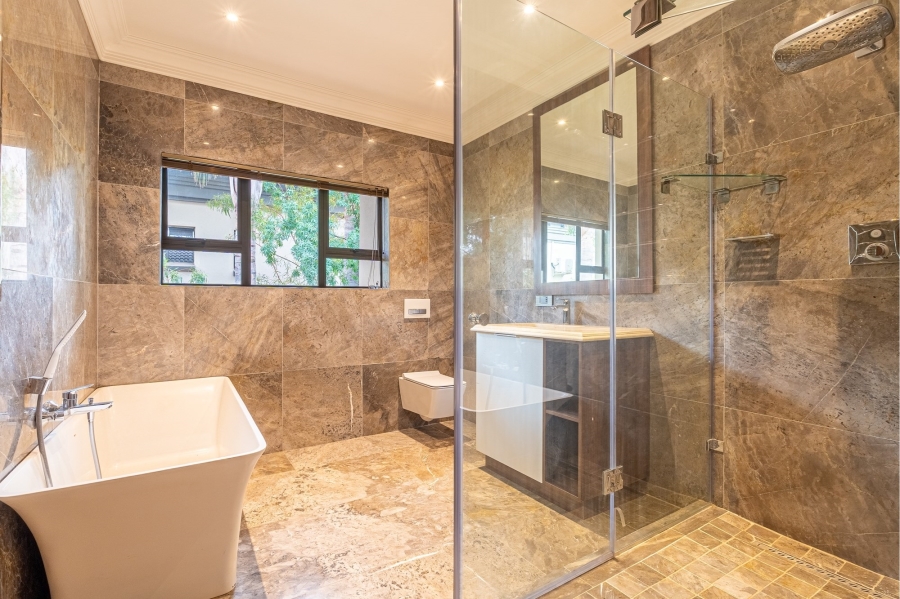 5 Bedroom Property for Sale in Woodhill Estate Gauteng