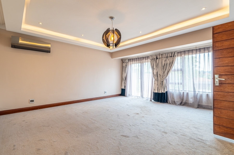 5 Bedroom Property for Sale in Woodhill Estate Gauteng