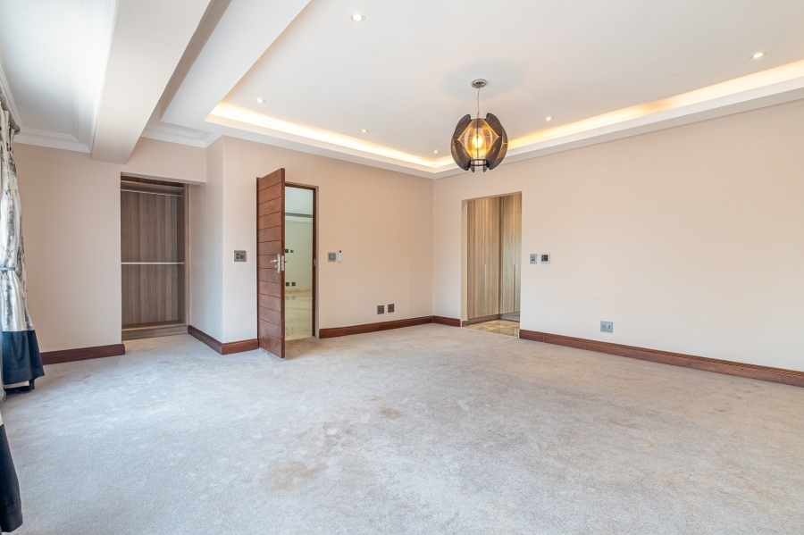 5 Bedroom Property for Sale in Woodhill Estate Gauteng