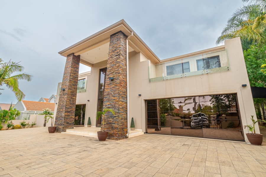5 Bedroom Property for Sale in Woodhill Estate Gauteng