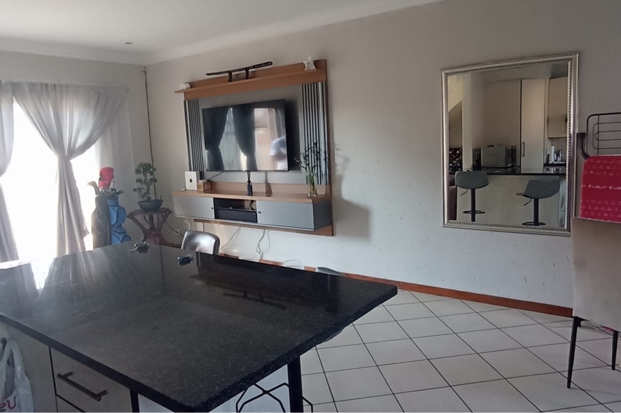 2 Bedroom Property for Sale in Theresa Park Gauteng