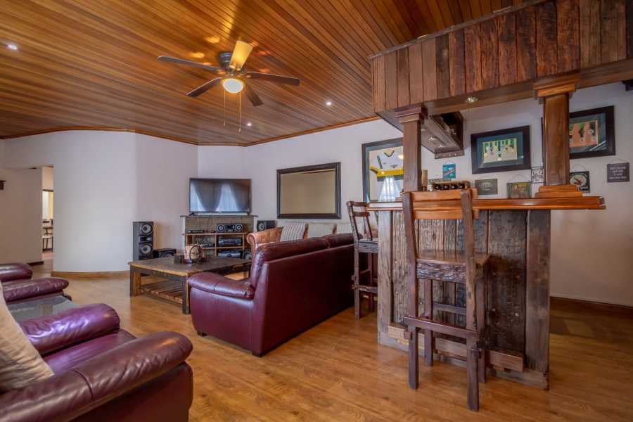 5 Bedroom Property for Sale in Noordheuwel Gauteng