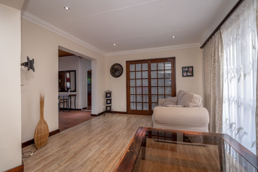 5 Bedroom Property for Sale in Noordheuwel Gauteng
