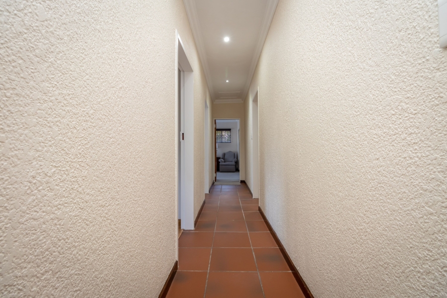 5 Bedroom Property for Sale in Noordheuwel Gauteng