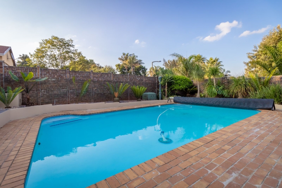 5 Bedroom Property for Sale in Noordheuwel Gauteng