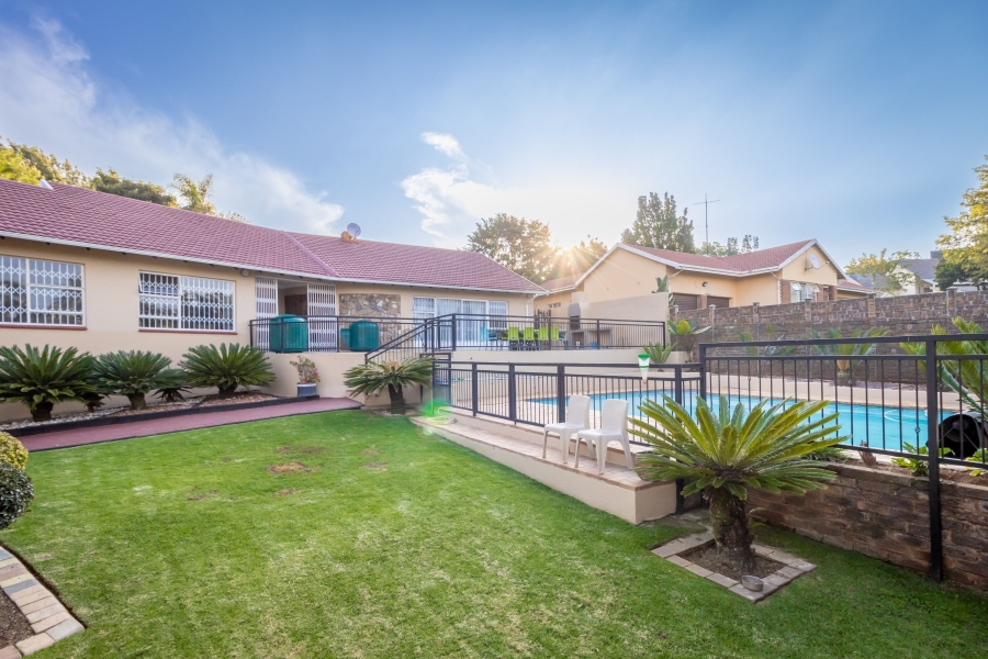 5 Bedroom Property for Sale in Noordheuwel Gauteng