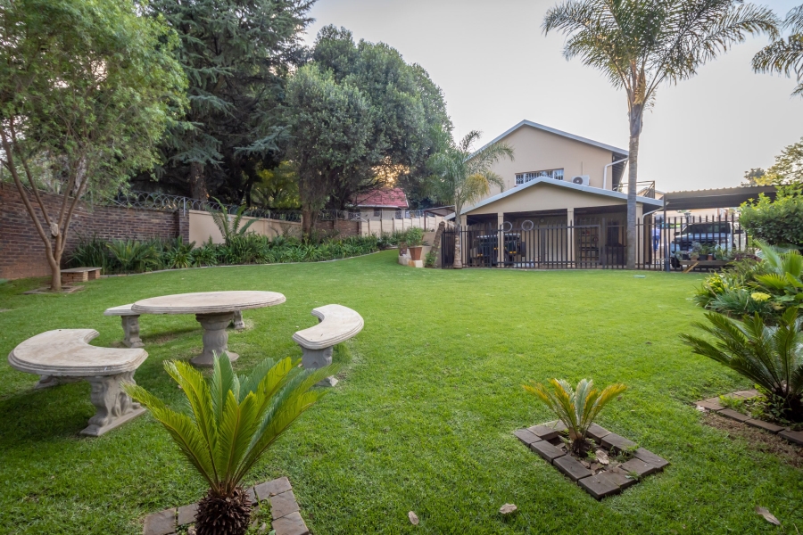 5 Bedroom Property for Sale in Noordheuwel Gauteng