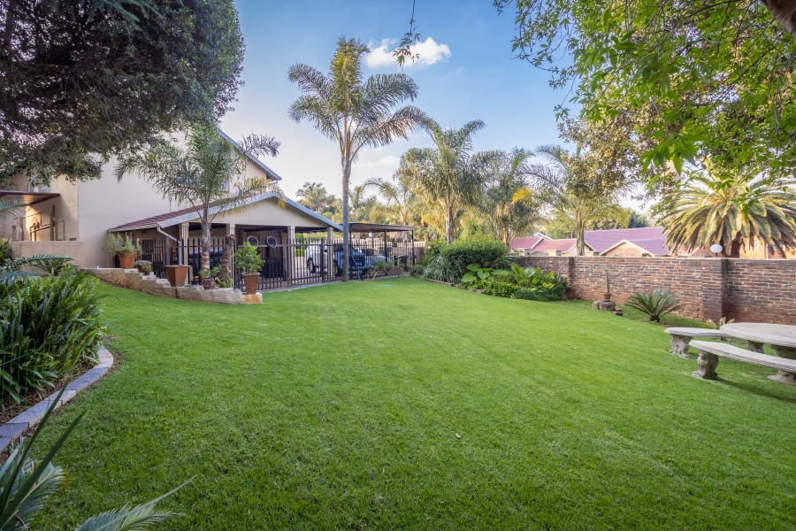 5 Bedroom Property for Sale in Noordheuwel Gauteng