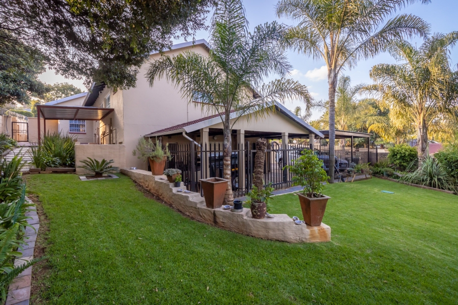 5 Bedroom Property for Sale in Noordheuwel Gauteng