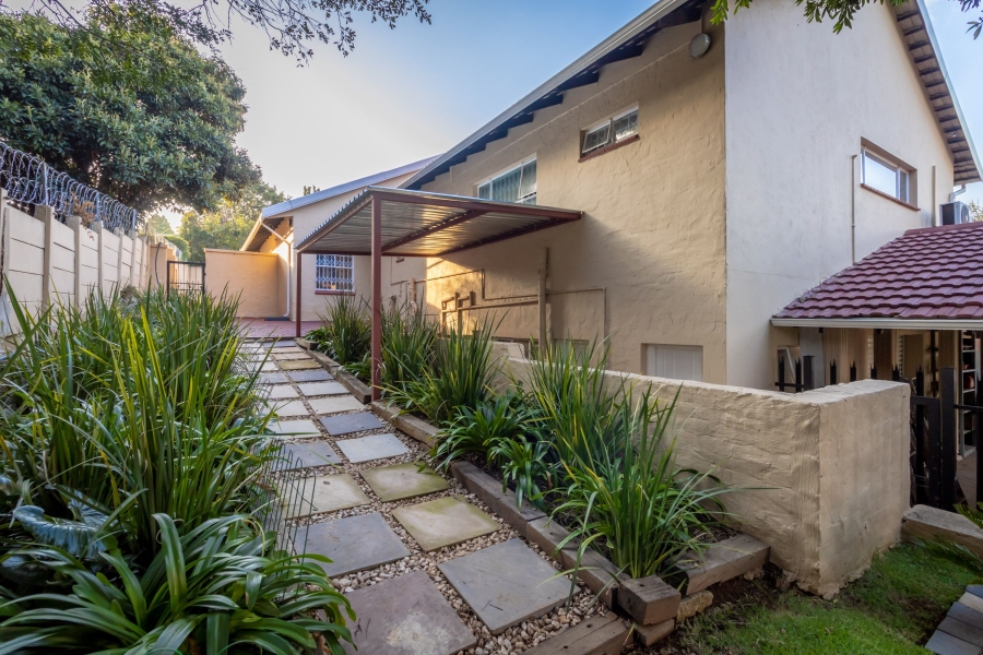 5 Bedroom Property for Sale in Noordheuwel Gauteng