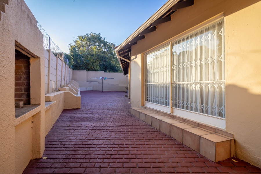 5 Bedroom Property for Sale in Noordheuwel Gauteng