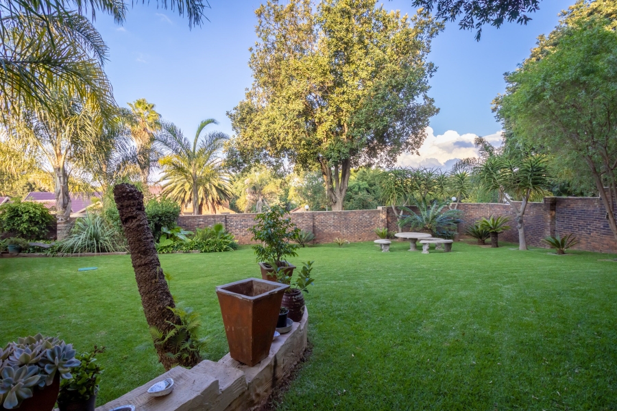5 Bedroom Property for Sale in Noordheuwel Gauteng