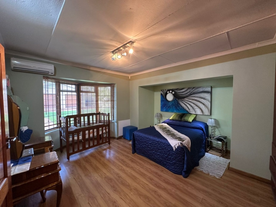 5 Bedroom Property for Sale in Arcon Park Gauteng