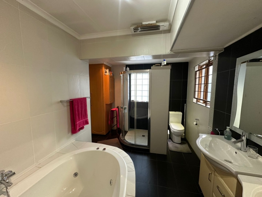 5 Bedroom Property for Sale in Arcon Park Gauteng