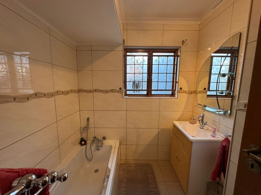 5 Bedroom Property for Sale in Arcon Park Gauteng