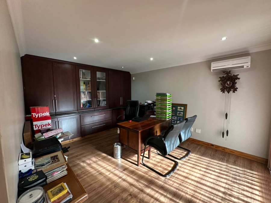 5 Bedroom Property for Sale in Arcon Park Gauteng