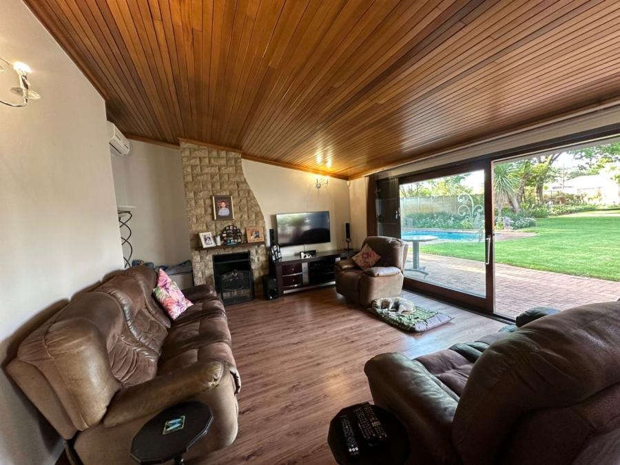 5 Bedroom Property for Sale in Arcon Park Gauteng