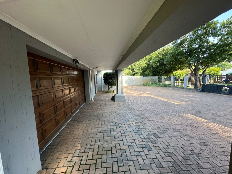 5 Bedroom Property for Sale in Arcon Park Gauteng