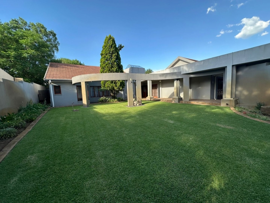 5 Bedroom Property for Sale in Arcon Park Gauteng