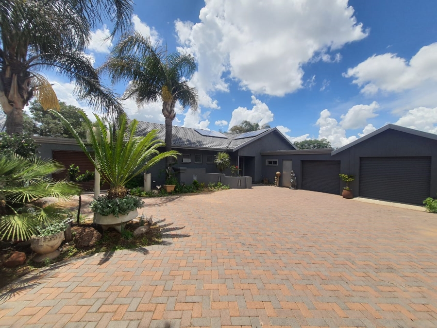 4 Bedroom Property for Sale in Vanderbijlpark SE 1 Gauteng