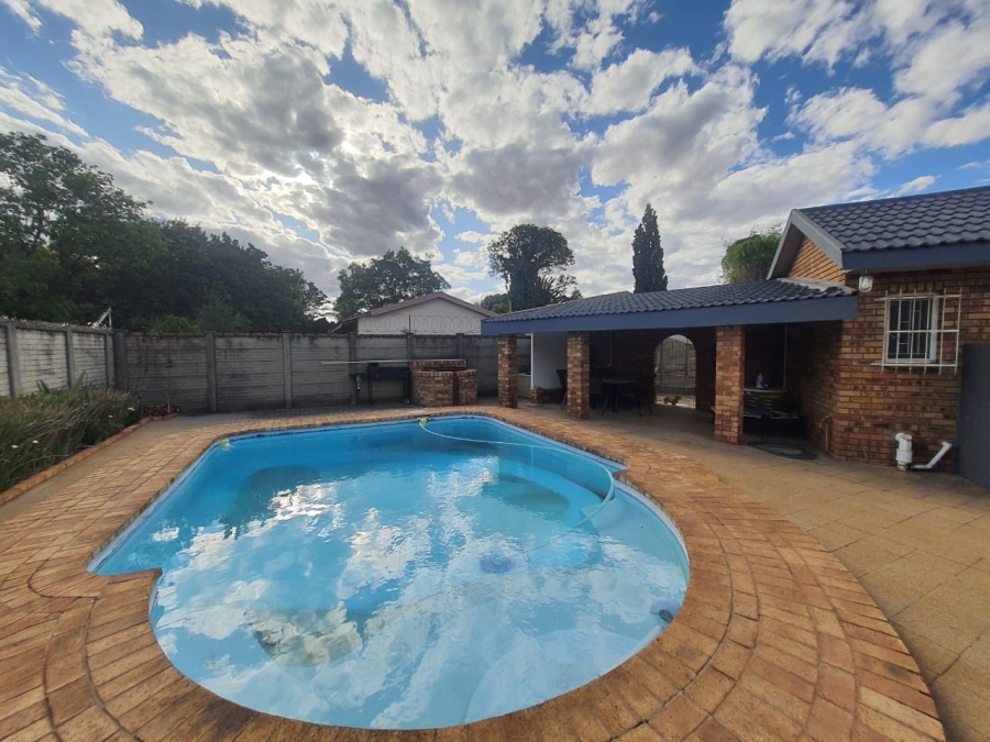 3 Bedroom Property for Sale in Vanderbijlpark SE 2 Gauteng