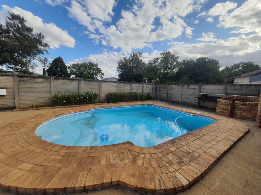3 Bedroom Property for Sale in Vanderbijlpark SE 2 Gauteng