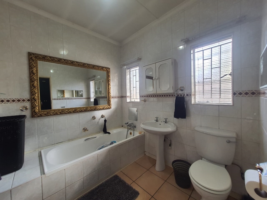 3 Bedroom Property for Sale in Vanderbijlpark SE 2 Gauteng