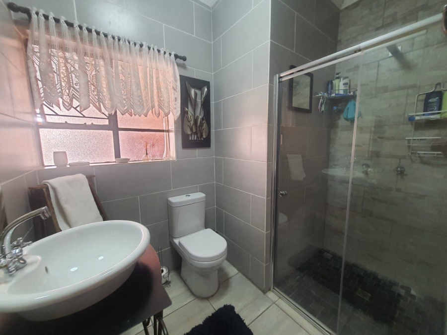 4 Bedroom Property for Sale in Vanderbijlpark SE 2 Gauteng