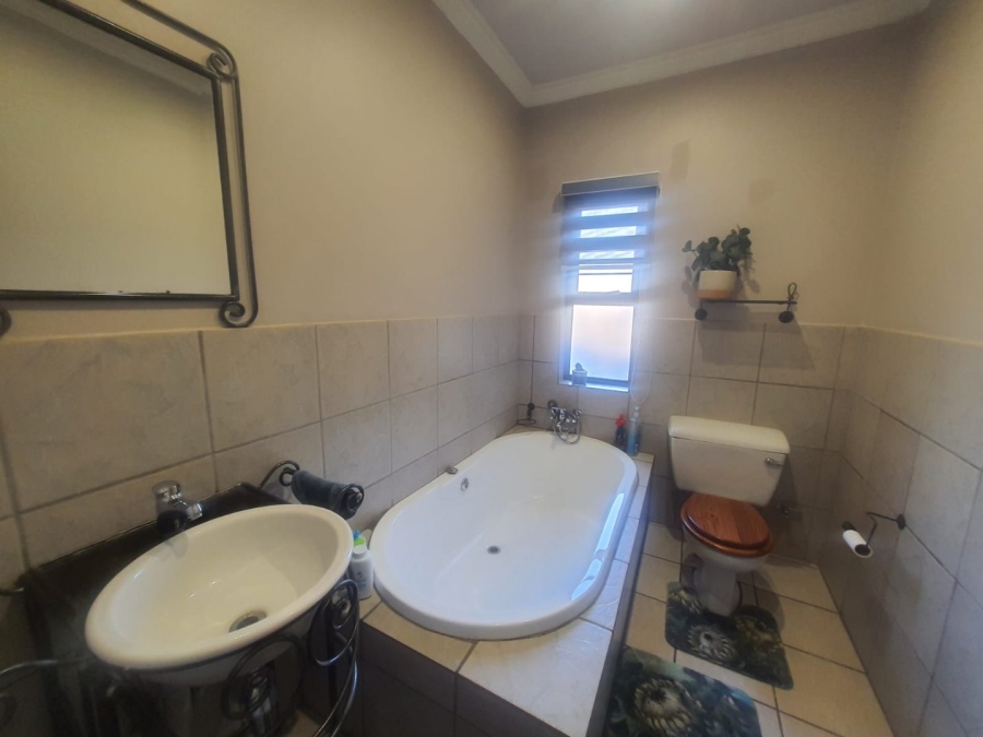 3 Bedroom Property for Sale in Vanderbijlpark SE 2 Gauteng