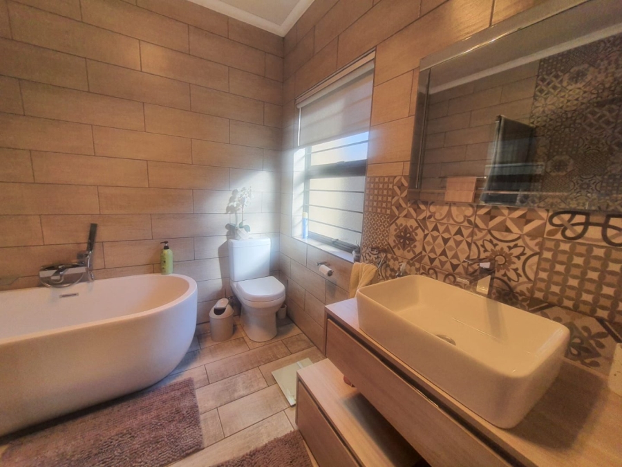 3 Bedroom Property for Sale in Vanderbijlpark SE 2 Gauteng