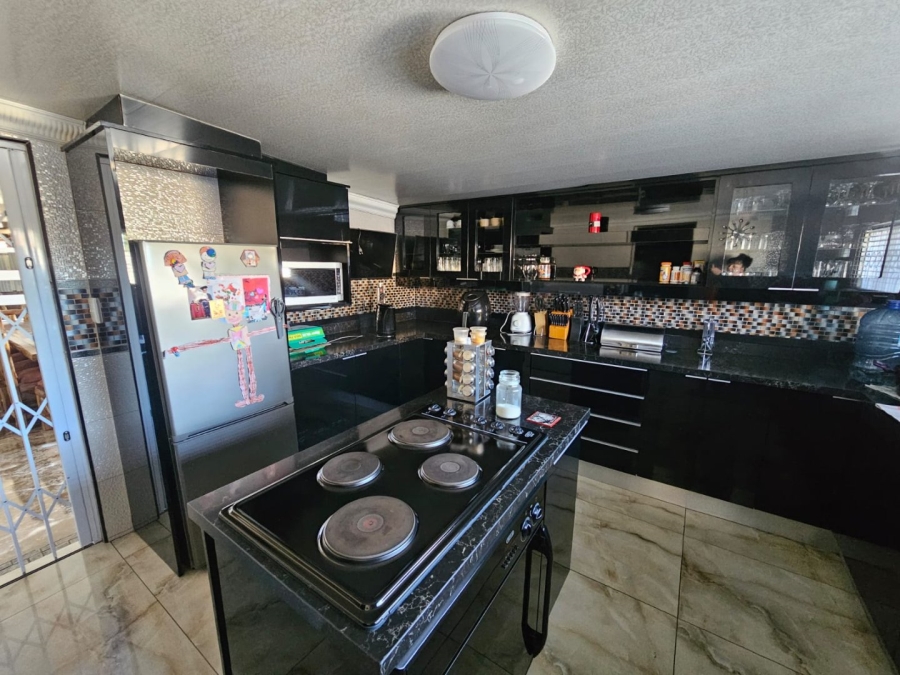 4 Bedroom Property for Sale in Arcon Park Gauteng