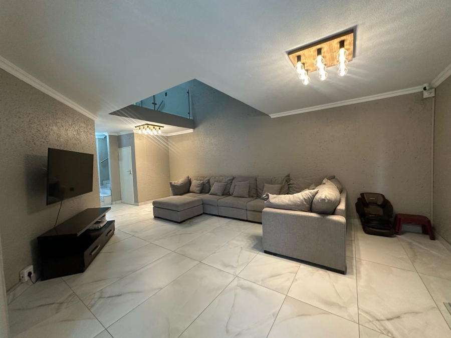 6 Bedroom Property for Sale in Arcon Park Gauteng