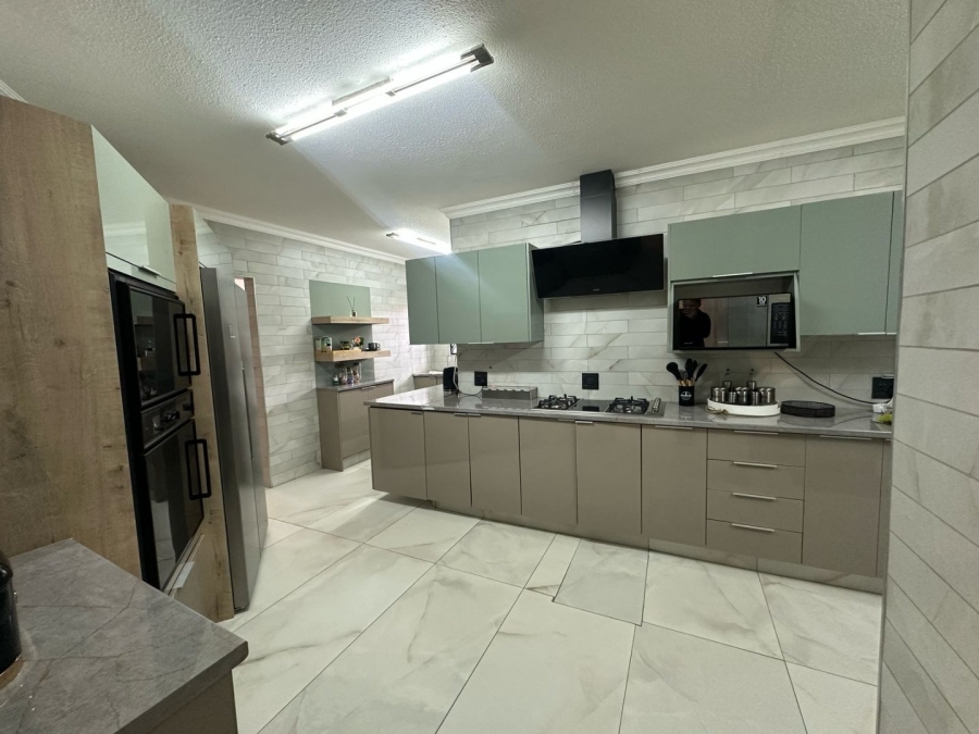 6 Bedroom Property for Sale in Arcon Park Gauteng