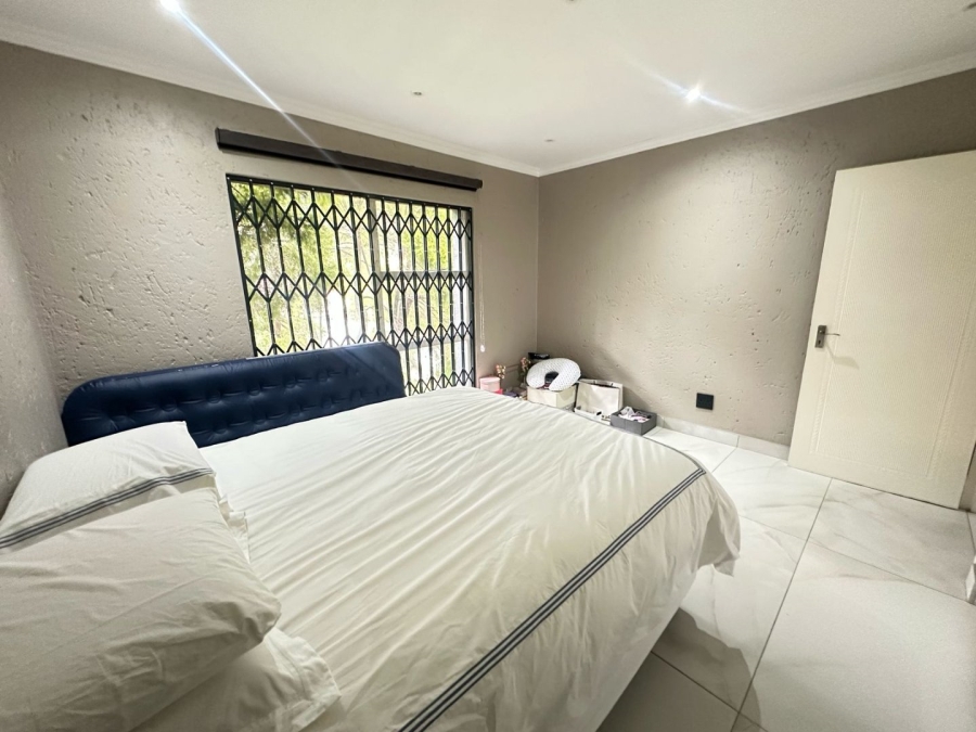 6 Bedroom Property for Sale in Arcon Park Gauteng