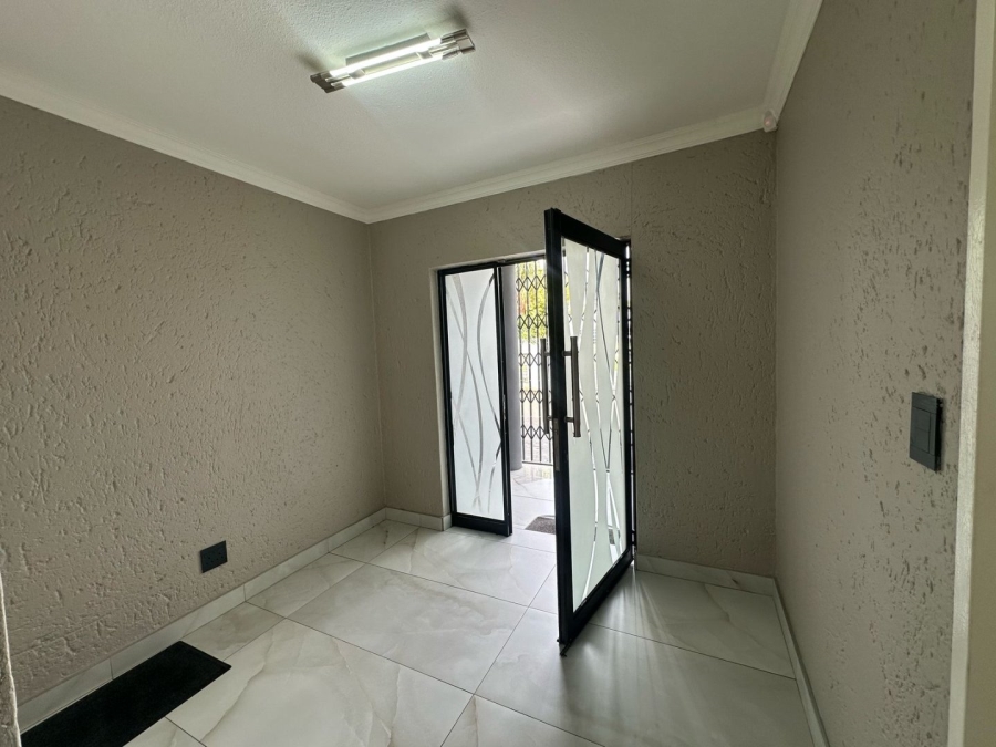 6 Bedroom Property for Sale in Arcon Park Gauteng