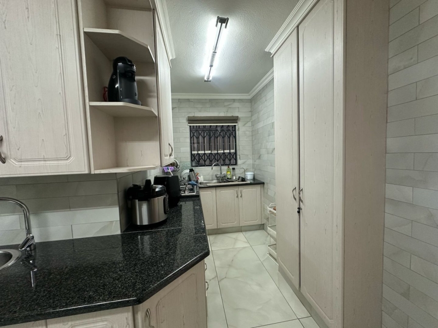 6 Bedroom Property for Sale in Arcon Park Gauteng