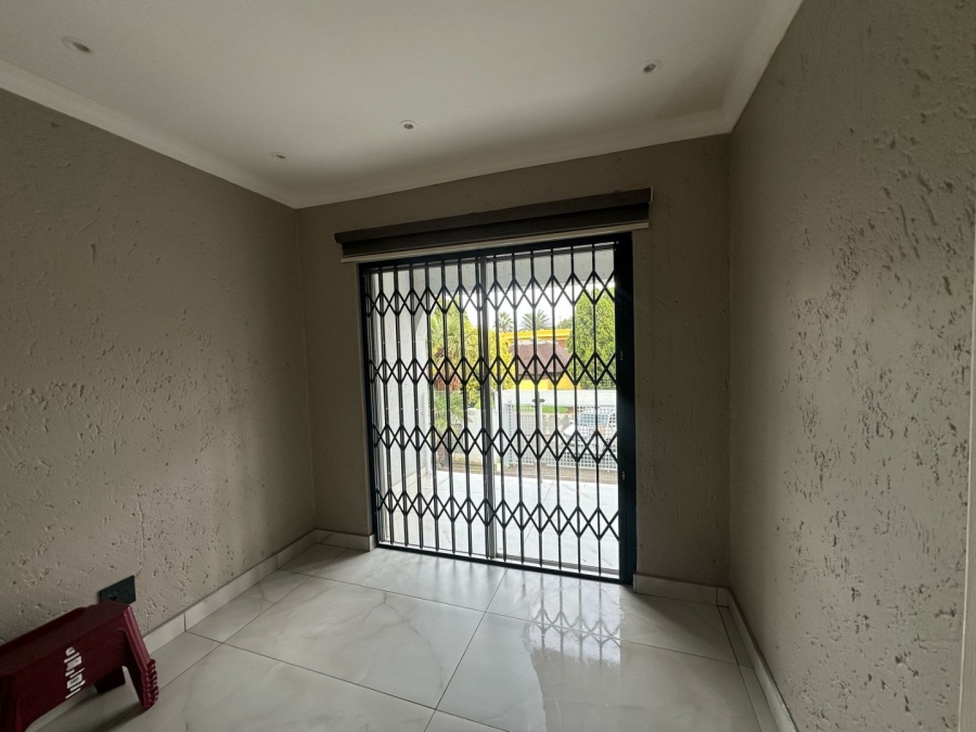 6 Bedroom Property for Sale in Arcon Park Gauteng