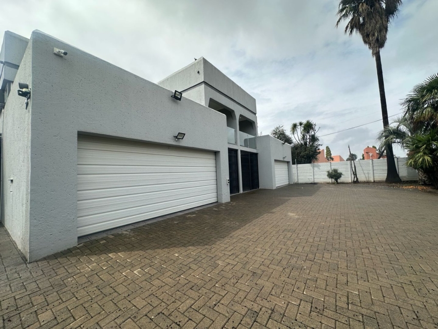 6 Bedroom Property for Sale in Arcon Park Gauteng