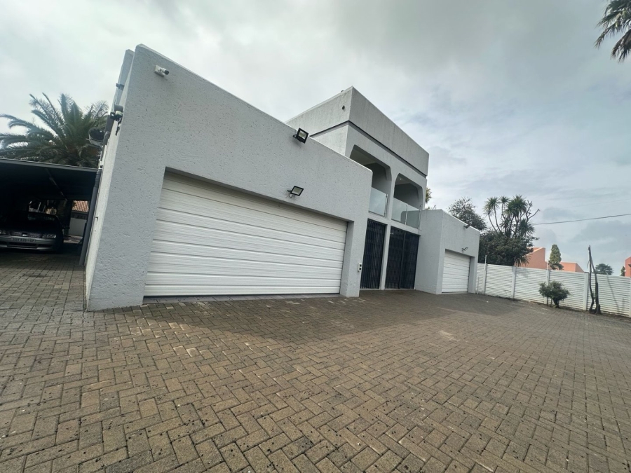 6 Bedroom Property for Sale in Arcon Park Gauteng