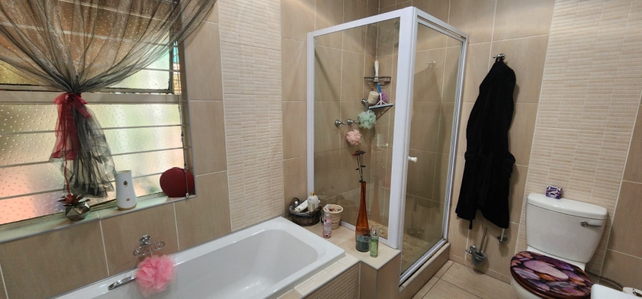 4 Bedroom Property for Sale in Vanderbijlpark SE 2 Gauteng