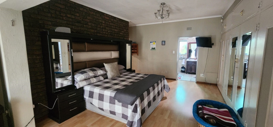 4 Bedroom Property for Sale in Vanderbijlpark SE 2 Gauteng