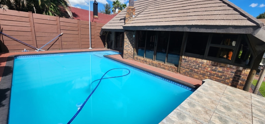 4 Bedroom Property for Sale in Vanderbijlpark SE 2 Gauteng