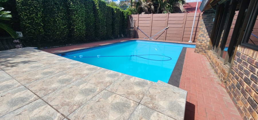 4 Bedroom Property for Sale in Vanderbijlpark SE 2 Gauteng