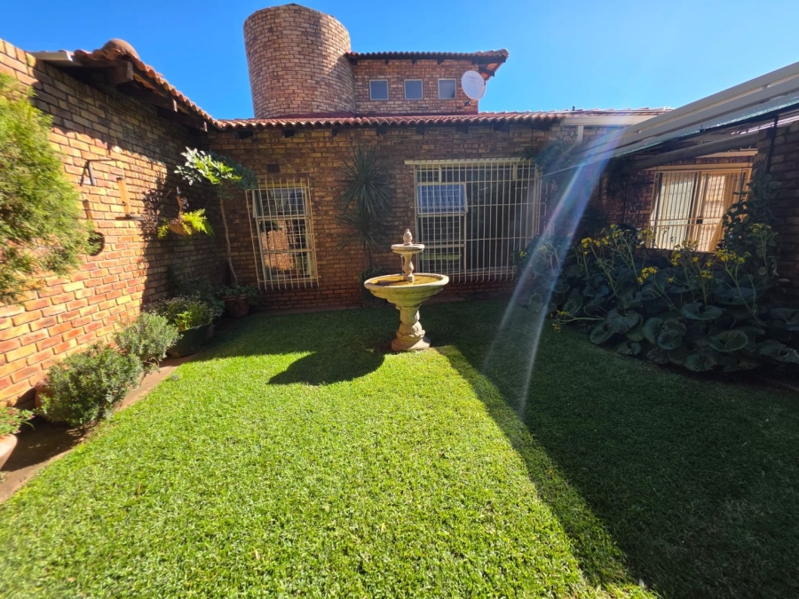 4 Bedroom Property for Sale in Vanderbijlpark SE 2 Gauteng