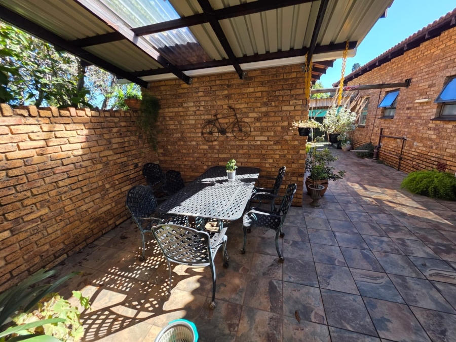 4 Bedroom Property for Sale in Vanderbijlpark SE 2 Gauteng