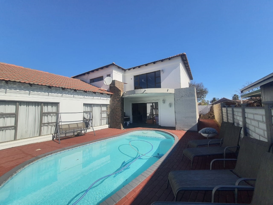 5 Bedroom Property for Sale in Vanderbijlpark SE 2 Gauteng