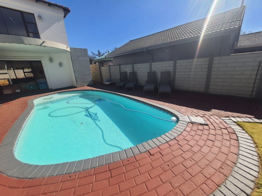 5 Bedroom Property for Sale in Vanderbijlpark SE 2 Gauteng