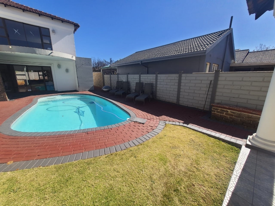 5 Bedroom Property for Sale in Vanderbijlpark SE 2 Gauteng