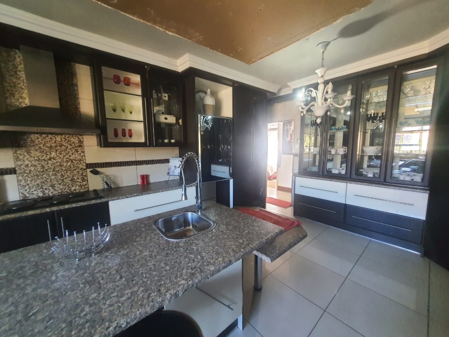 5 Bedroom Property for Sale in Vanderbijlpark SE 2 Gauteng