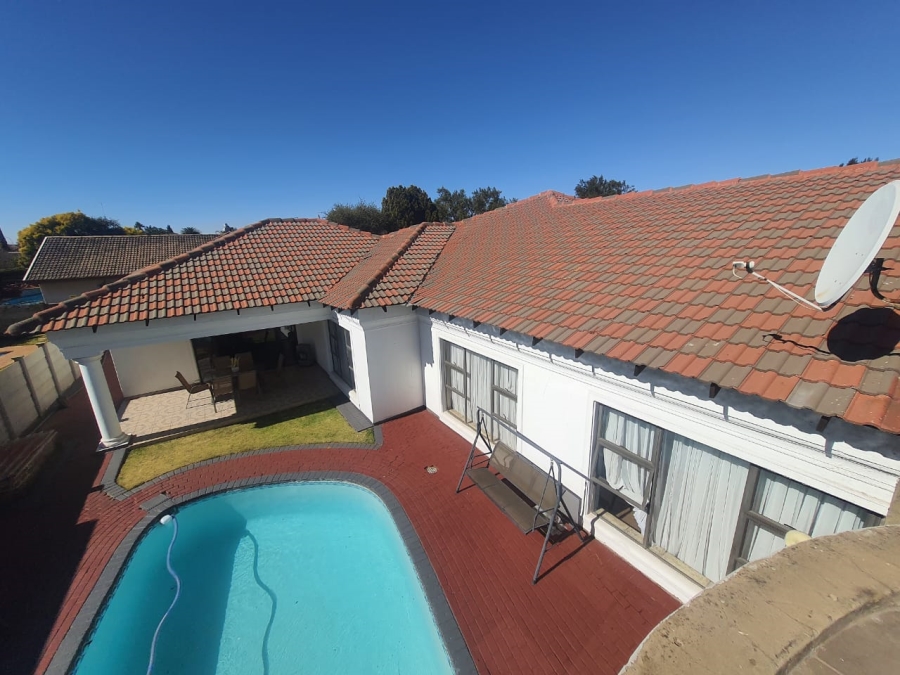5 Bedroom Property for Sale in Vanderbijlpark SE 2 Gauteng